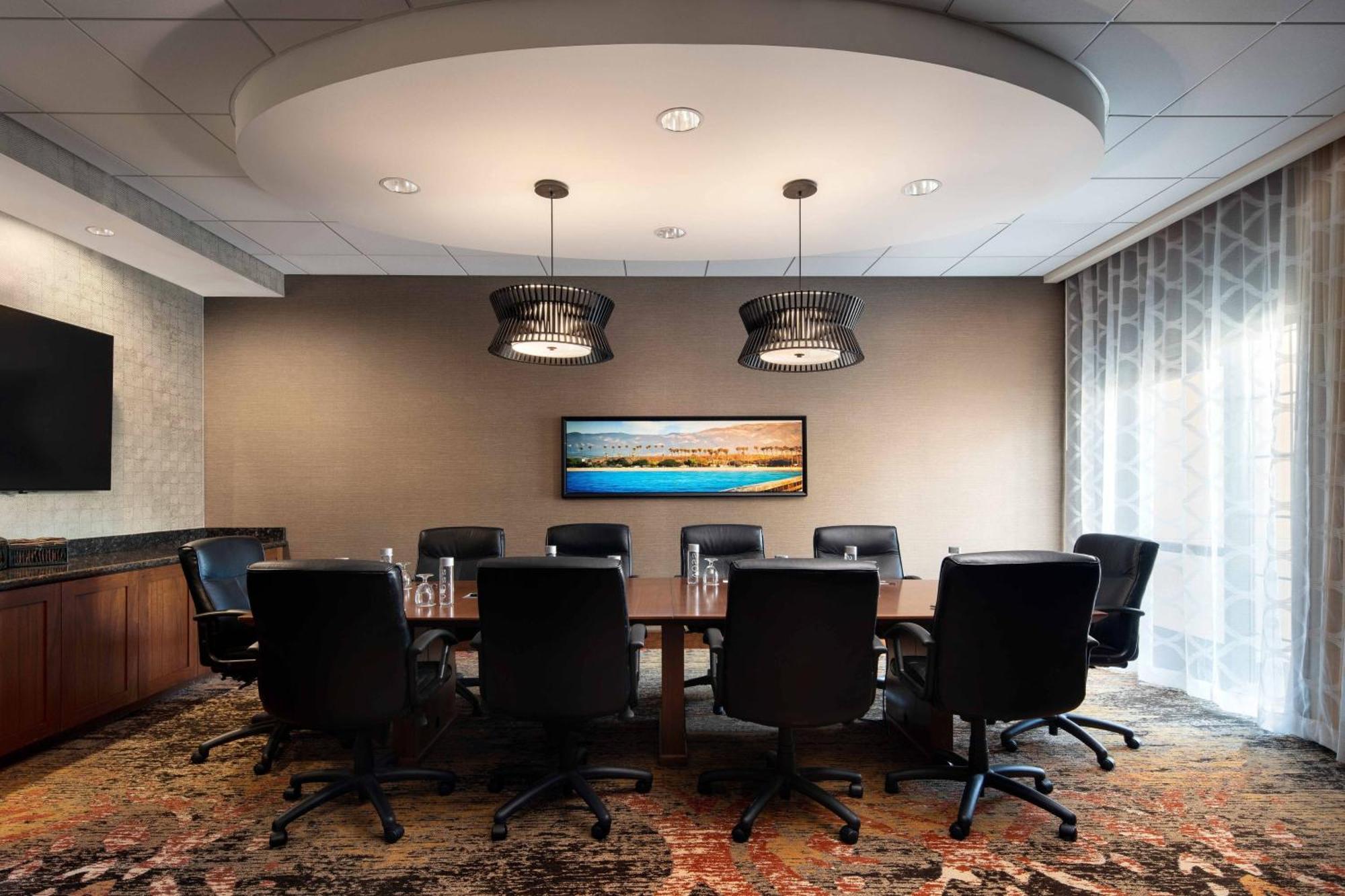 Courtyard By Marriott Santa Barbara Goleta Hotell Exteriör bild