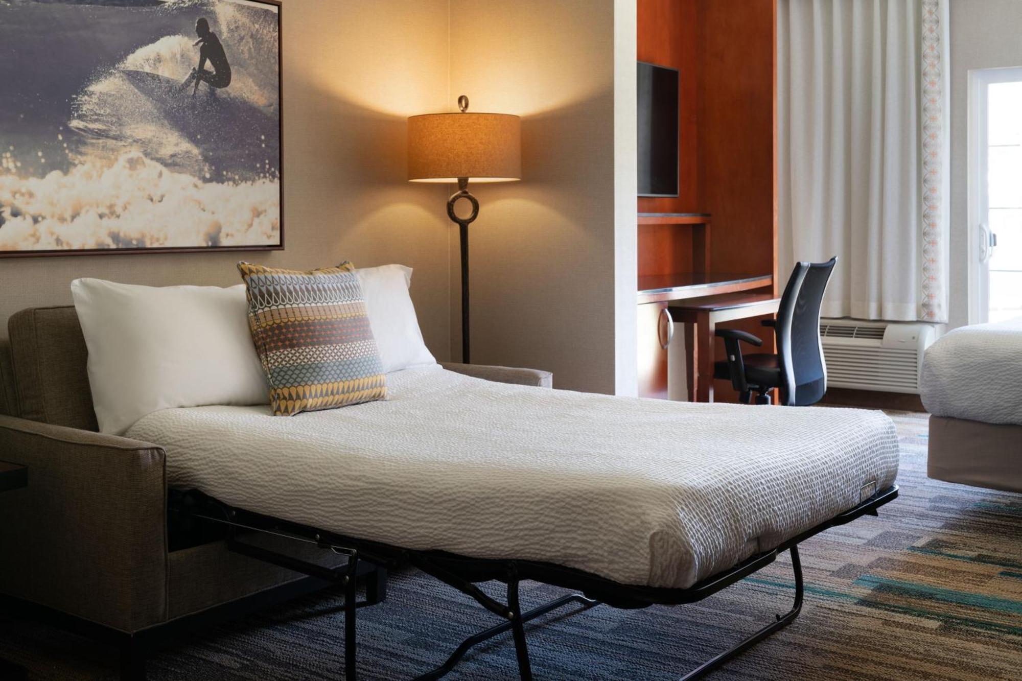 Courtyard By Marriott Santa Barbara Goleta Hotell Exteriör bild